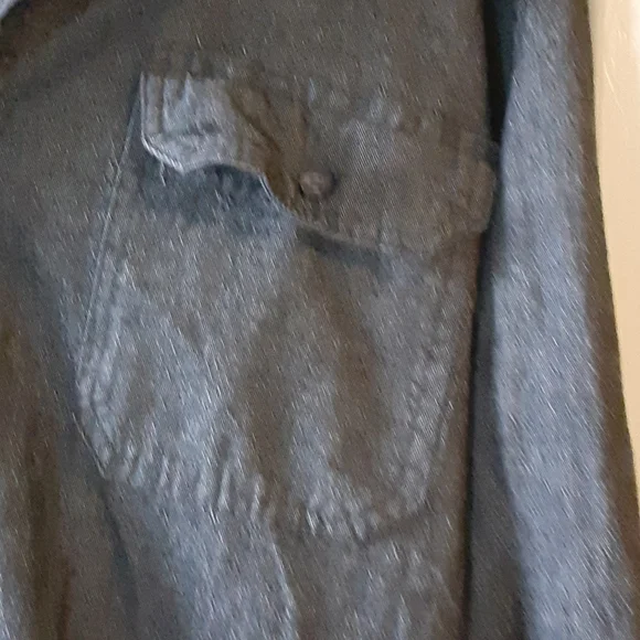 WRANGLER  DENIM  BUTTON FRONT SHIRT, SIZE 2 XL - Picture 2 of 10